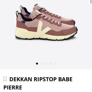 Brand new Veja

DEKKAN RIPSTOP BABE PIERRE 
Size 9 in women’s